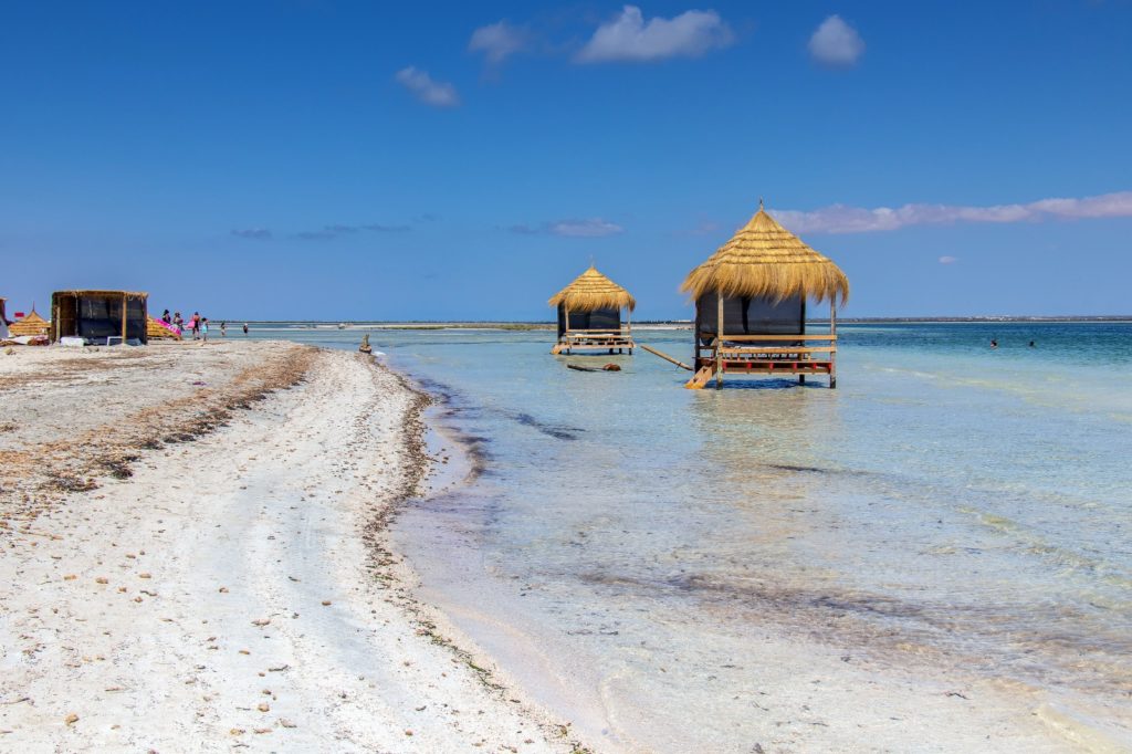 Djerba et Zarzis : Plages de Rêve et Désert du Sud